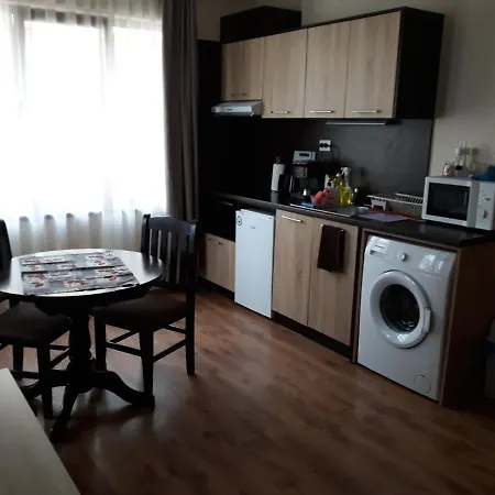 Maria Aparthotel *